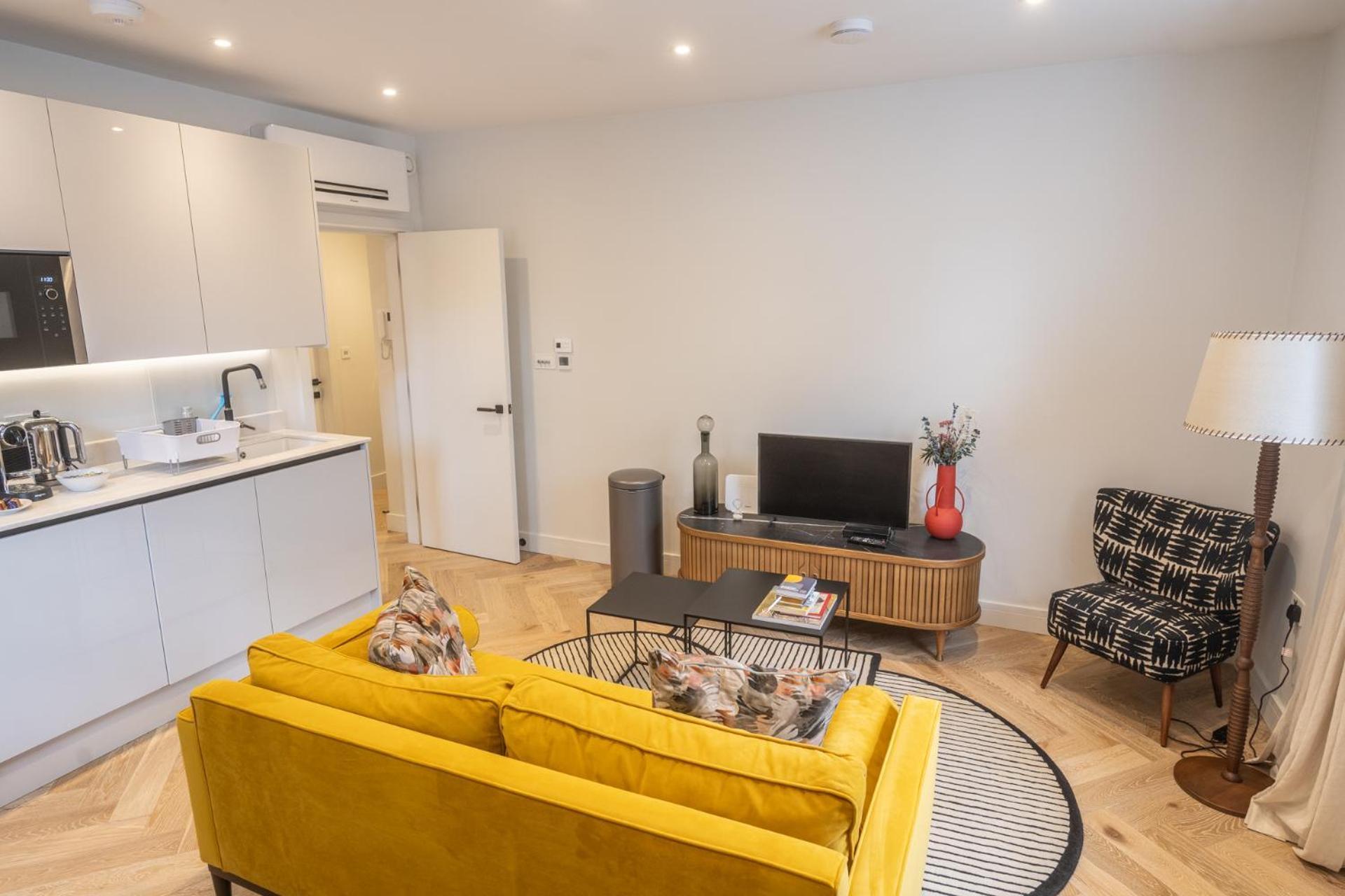 Modern, Stylish Newly Refurbished 2Nd Floor Apartment In Fitzrovia ลอนดอน ภายนอก รูปภาพ