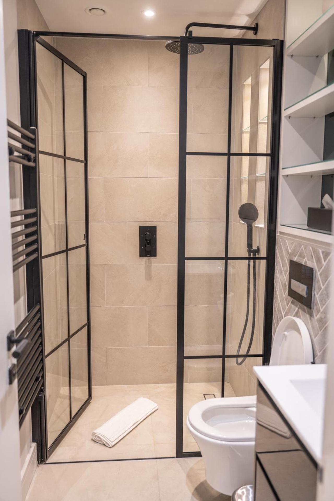 Modern, Stylish Newly Refurbished 2Nd Floor Apartment In Fitzrovia ลอนดอน ภายนอก รูปภาพ